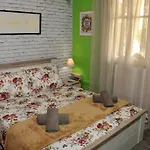 Garden House / Amazing View Apartment Kalambaka
