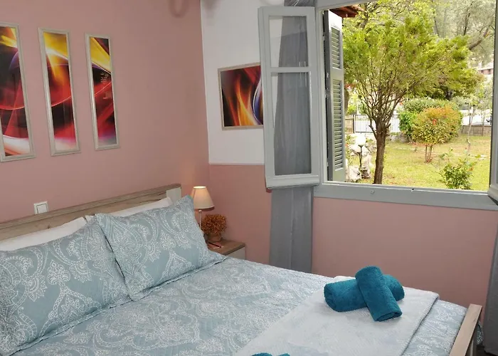 Garden House / Amazing View Apartman *